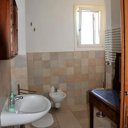 Nella Cantina Di Adamo